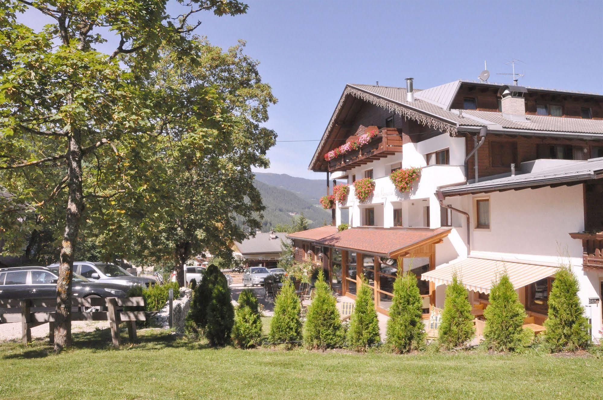 Hotel Monte Paraccia San Vigilio Di Marebbe Eksteriør billede