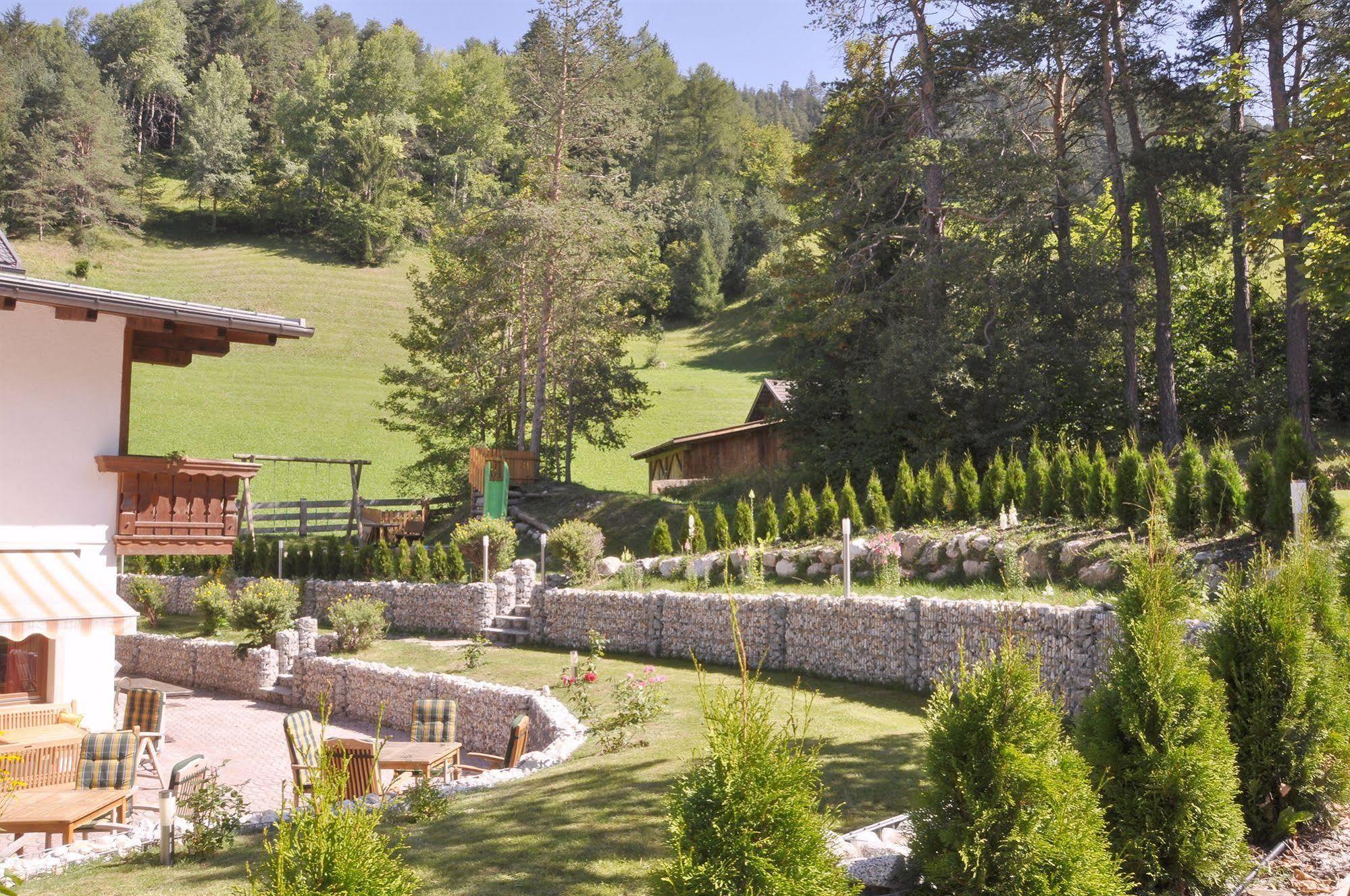 Hotel Monte Paraccia San Vigilio Di Marebbe Eksteriør billede