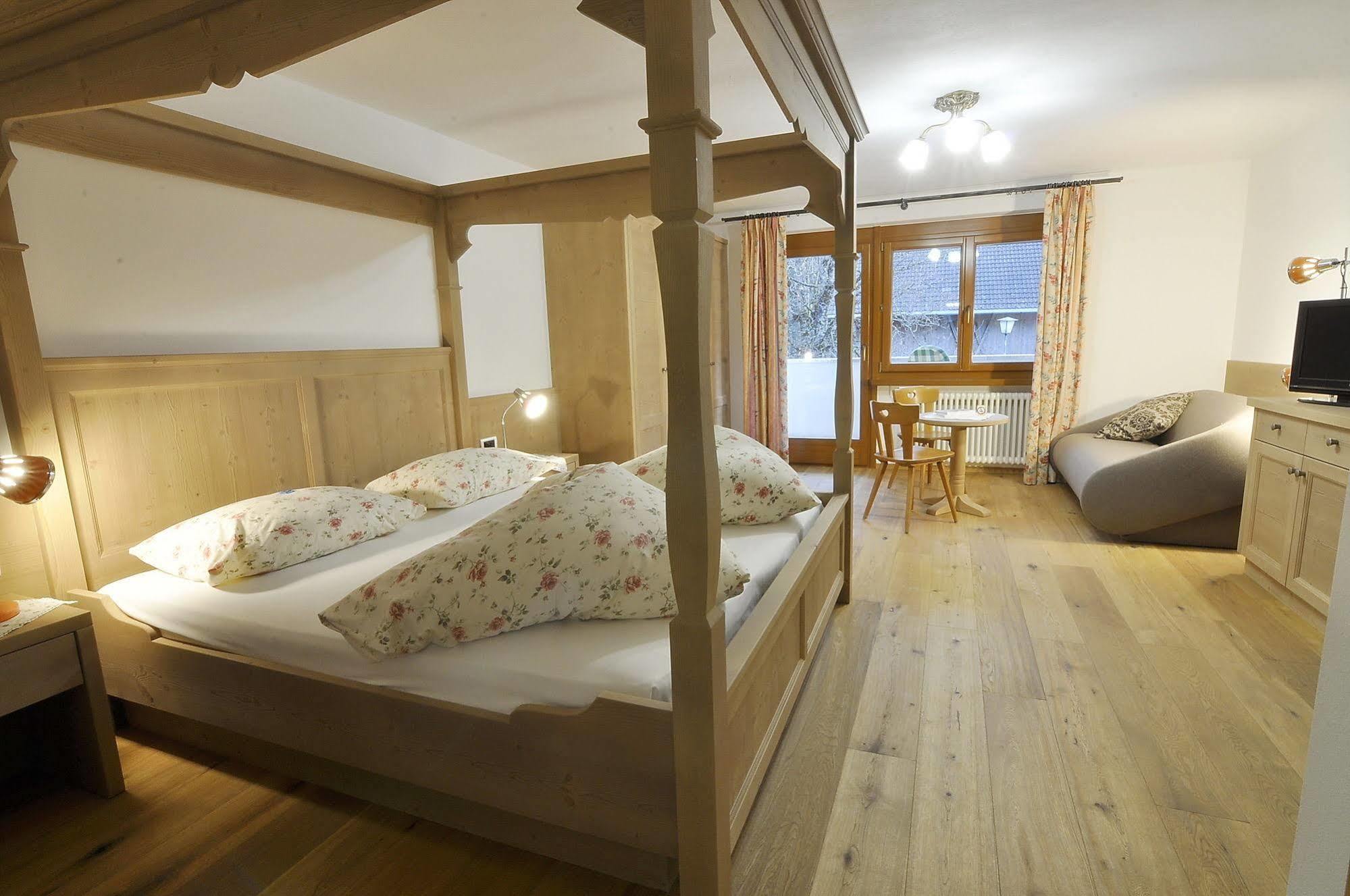 Hotel Monte Paraccia San Vigilio Di Marebbe Eksteriør billede